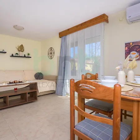 Dikella 3 Bdr Summer House *