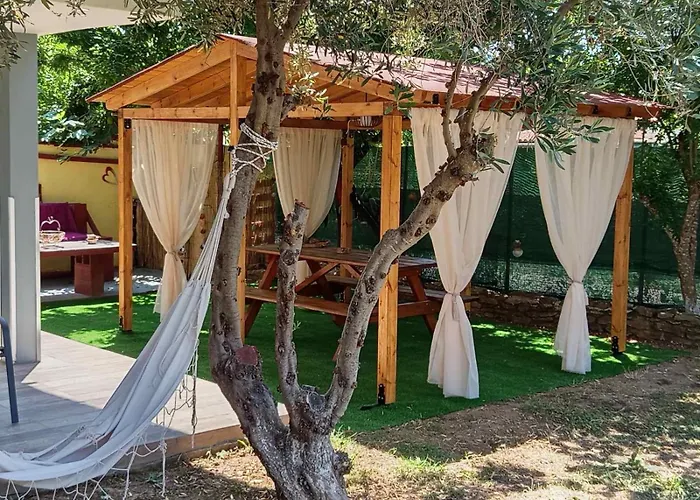 Dikella 3 Bdr Summer House